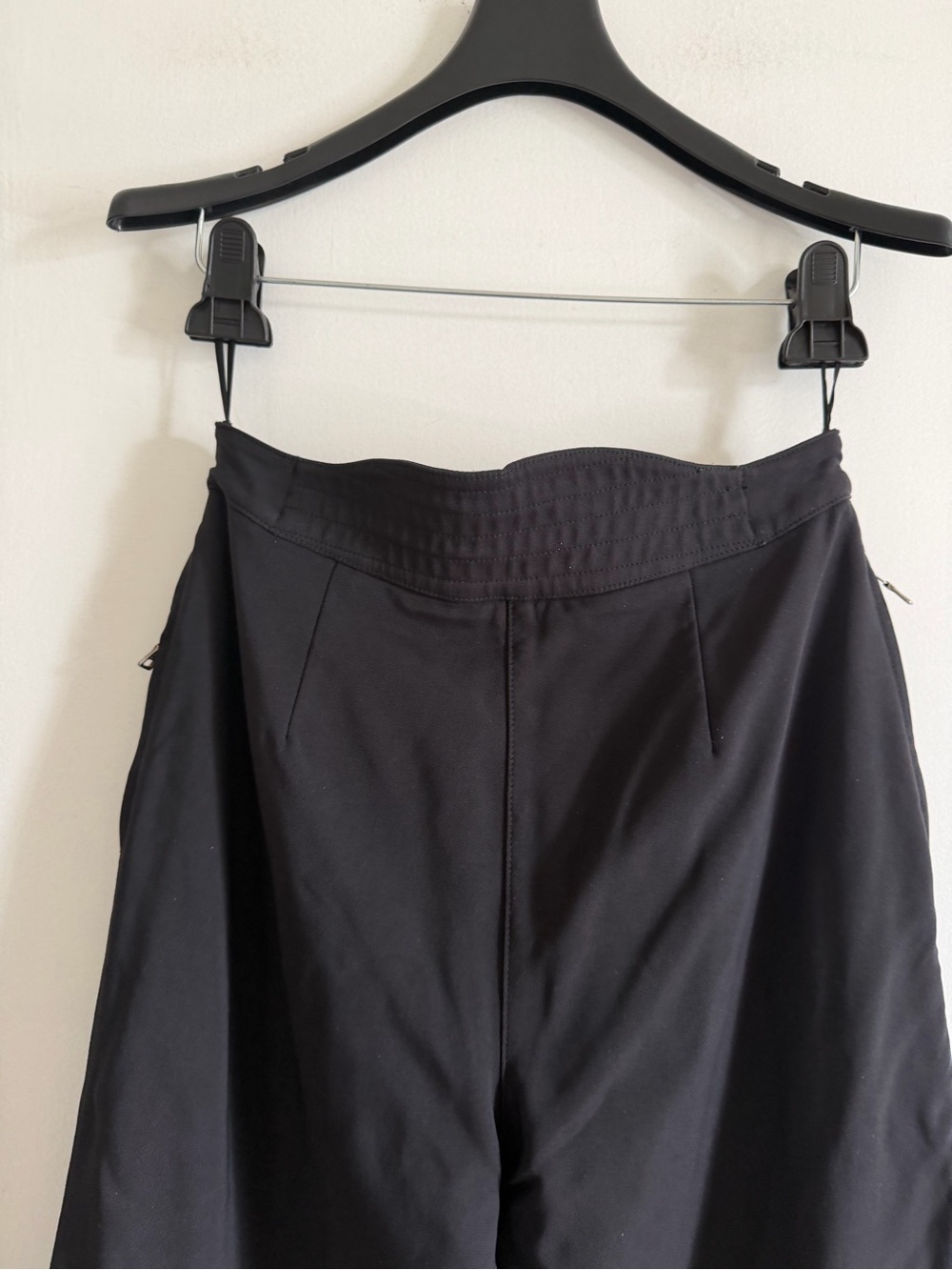 Prada Vintage Italian Designer Black Sport Capri Pants Knee Pads size IT 42 - Picture 4 of 10